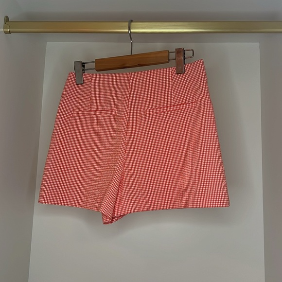 Woman’s gingham cute summer shorts - Picture 2 of 3